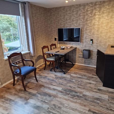 Bed & Budget Mackenzieplaats Wilp Esterno foto