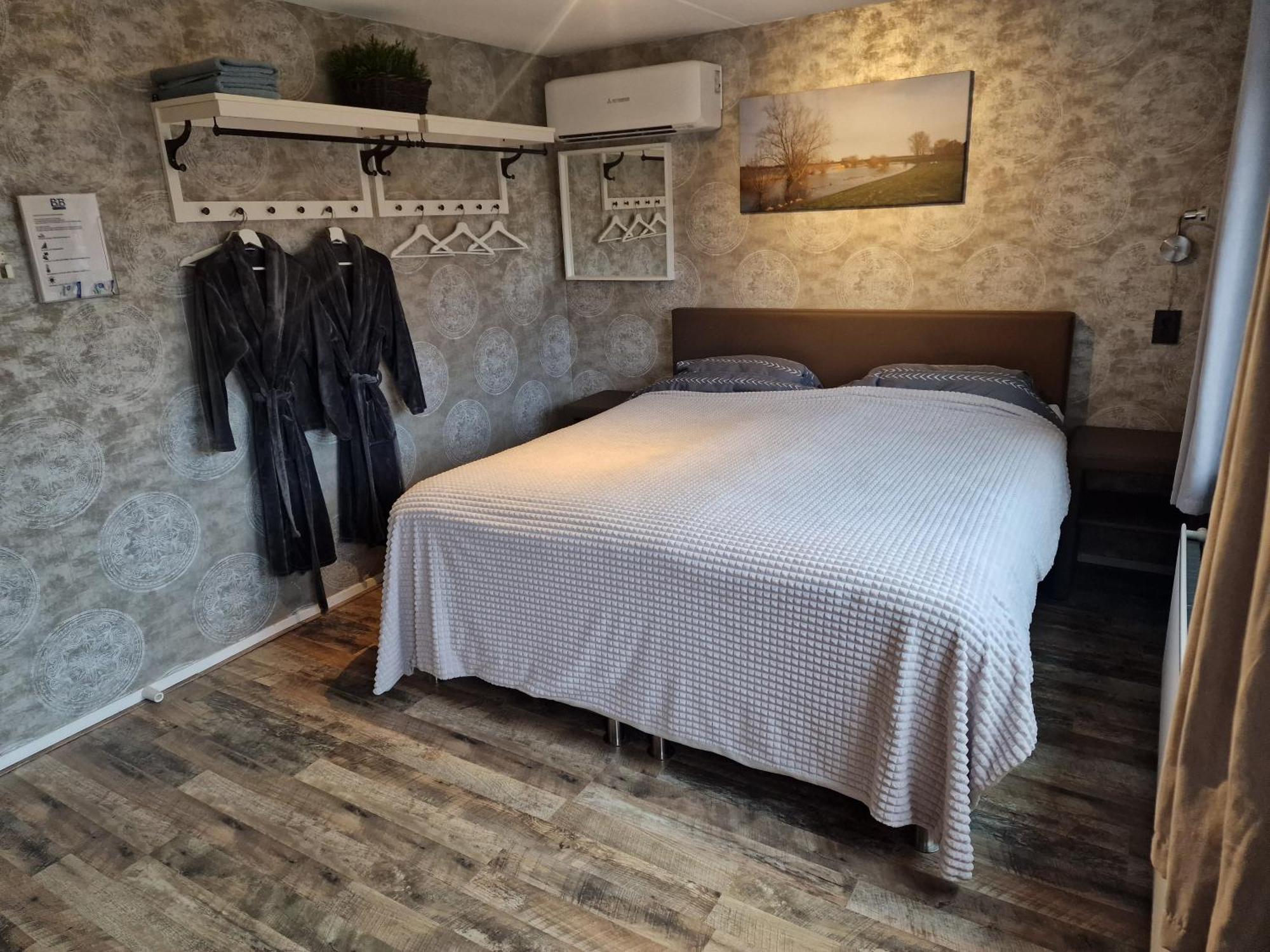 Bed & Budget Mackenzieplaats Wilp Esterno foto